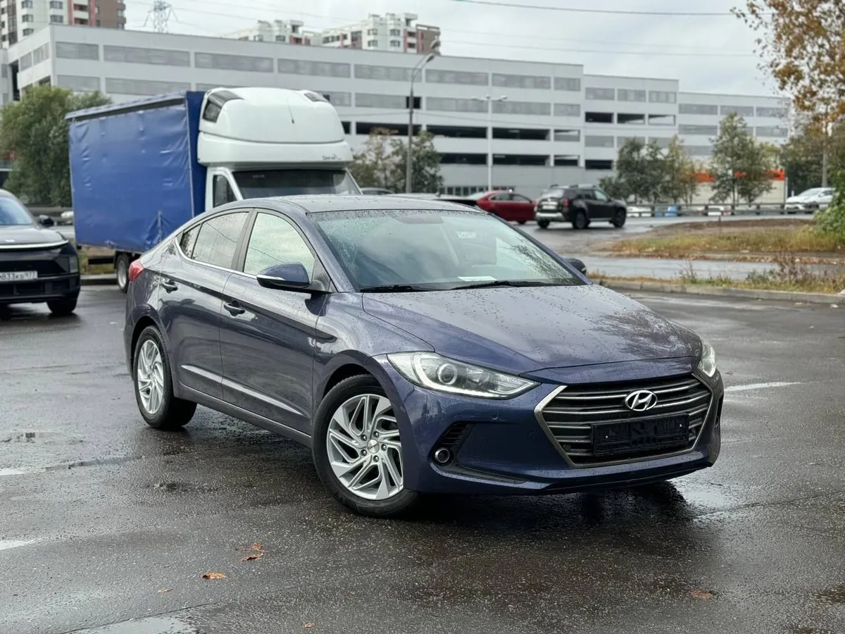 картинка Hyundai Elantra 2.0 AT (150 л.с.) от carsrent-spb.ru