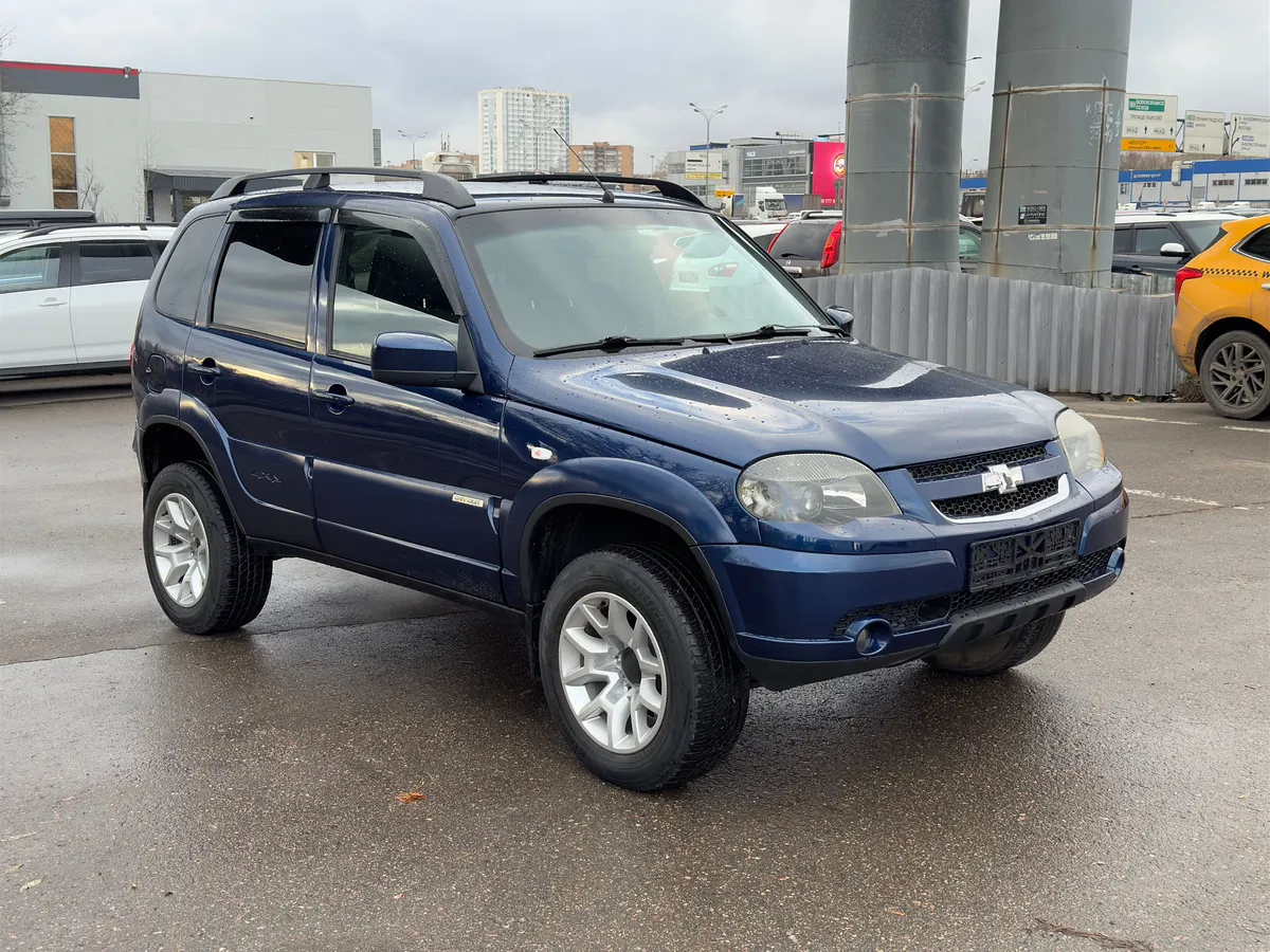 картинка Chevrolet Niva 1.7 MT (80 л.с.) от carsrent-spb.ru