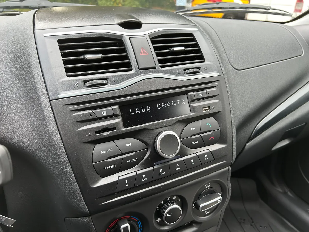 ВАЗ (Lada) Granta 1.6 MT (106 л.с.)