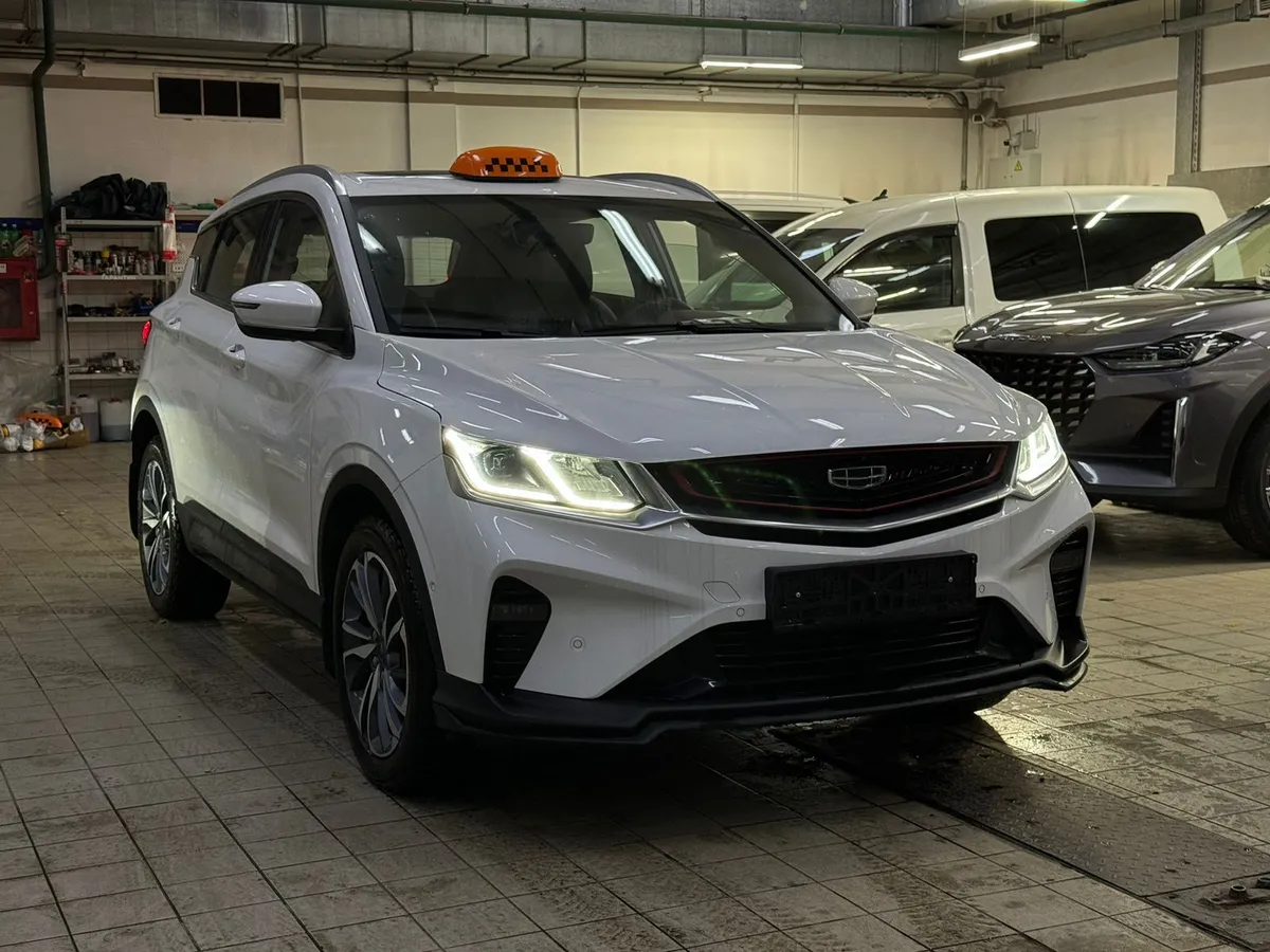 картинка Geely Coolray 1.5 AMT (150 л.с.) от carsrent-spb.ru
