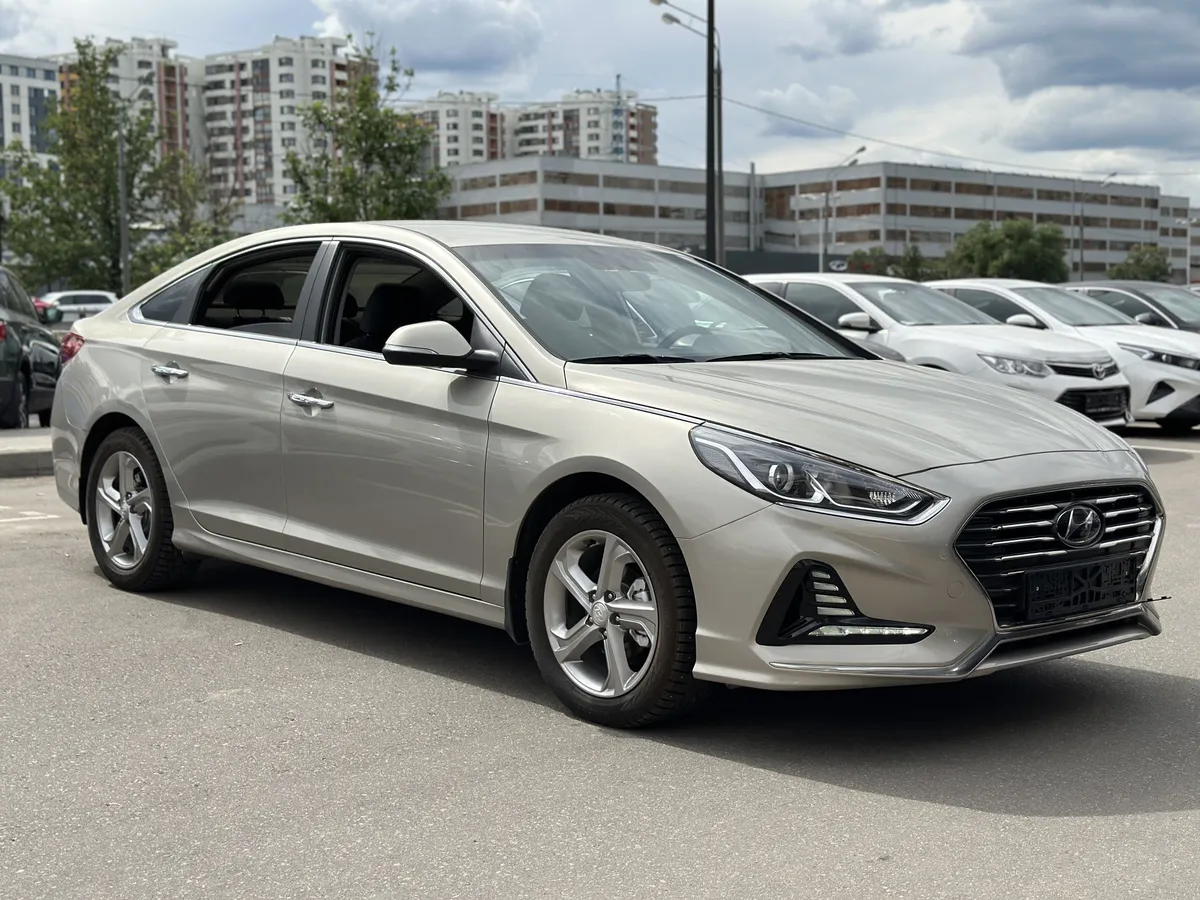 картинка Hyundai Sonata от carsrent-spb.ru