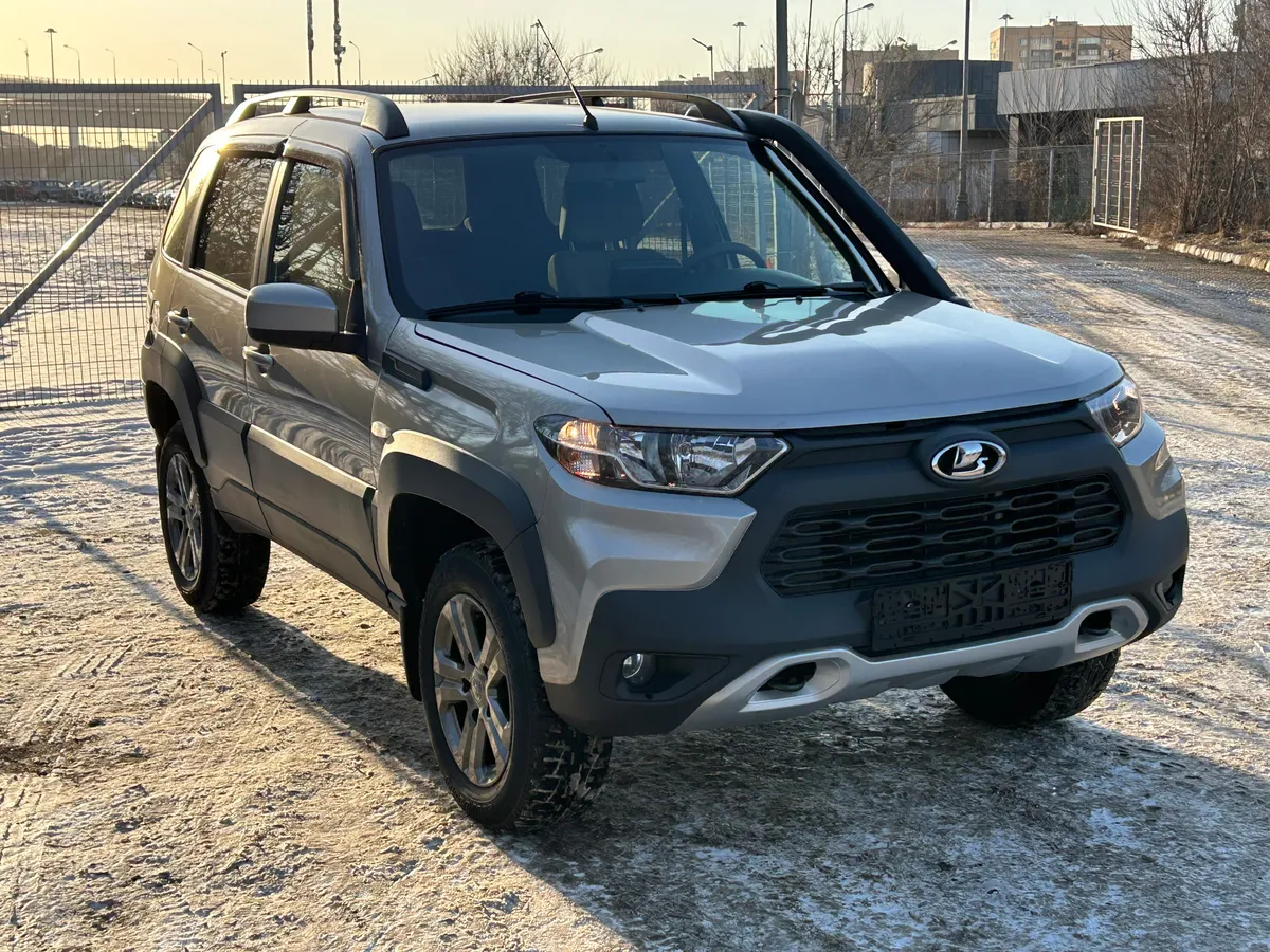 картинка ВАЗ (Lada) Niva 1.7 MT 4WD (80 л.с.) от carsrent-spb.ru