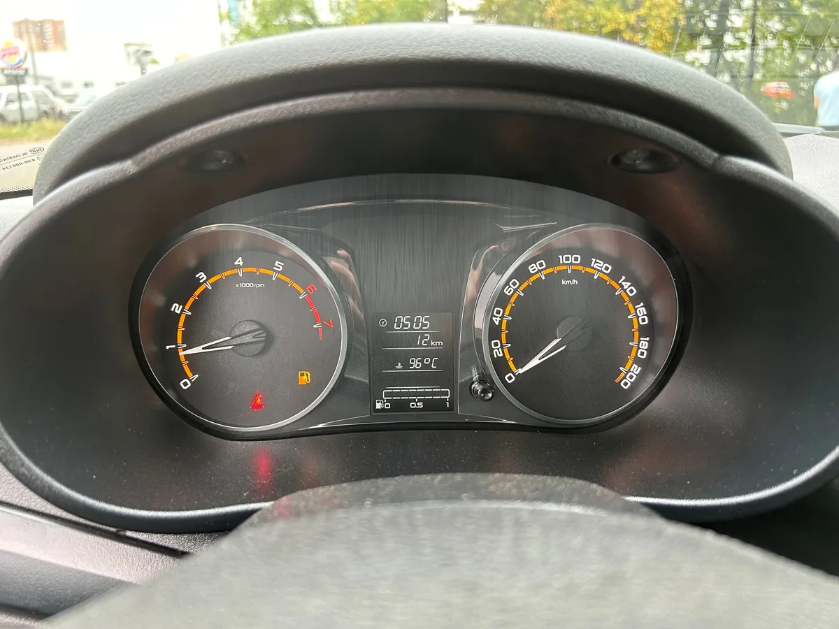 ВАЗ (Lada) Granta 1.6 MT (106 л.с.)