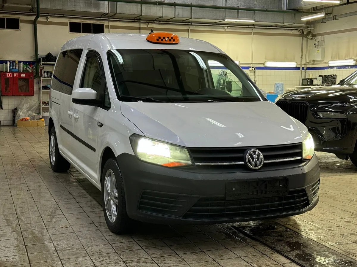 картинка Volkswagen Caddy 1.6 MPI MT (110 л.с.) от carsrent-spb.ru