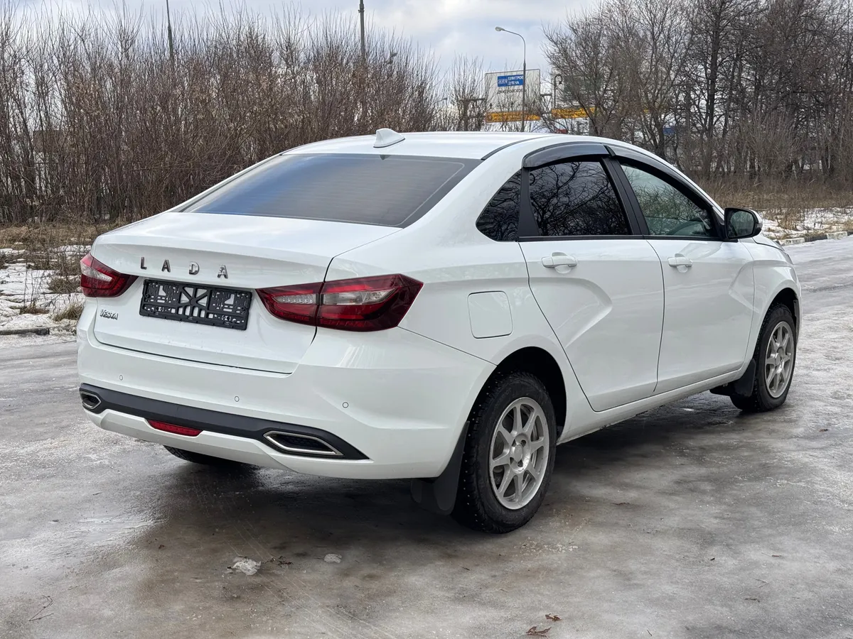 ВАЗ (Lada) Vesta 1.6 MT (90 л.с.)
