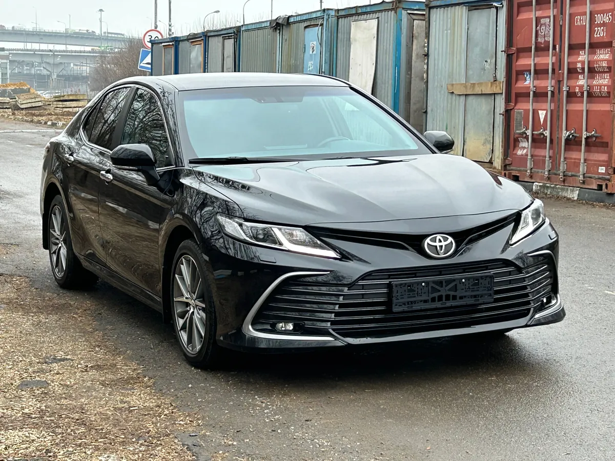 картинка Toyota Camry 2.5 AT (200 л.с.) от carsrent-spb.ru