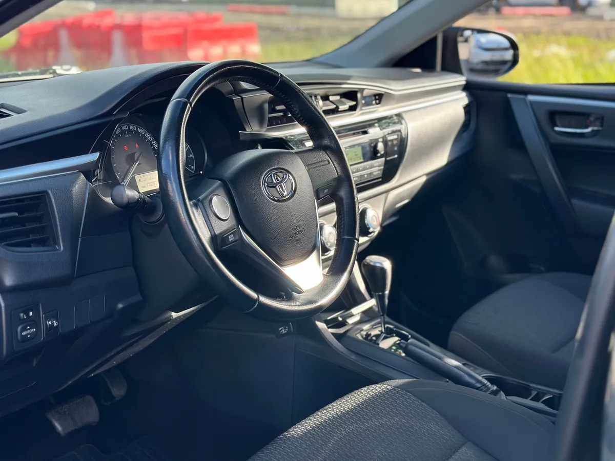 Toyota Corolla 1.6 CVT (122 л.с.)