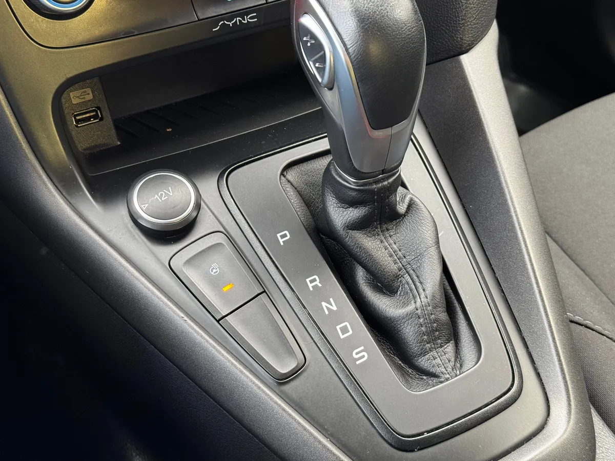 Ford Focus 1.6 Ti-VCT MT (105 л.с.)
