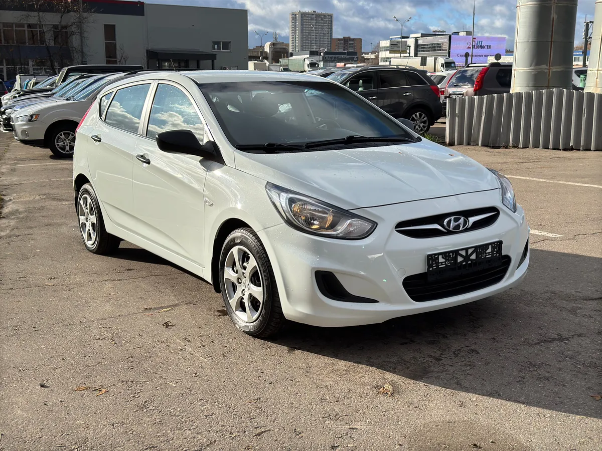 картинка Hyundai Solaris 1.4 AT (107 л.с.) от carsrent-spb.ru