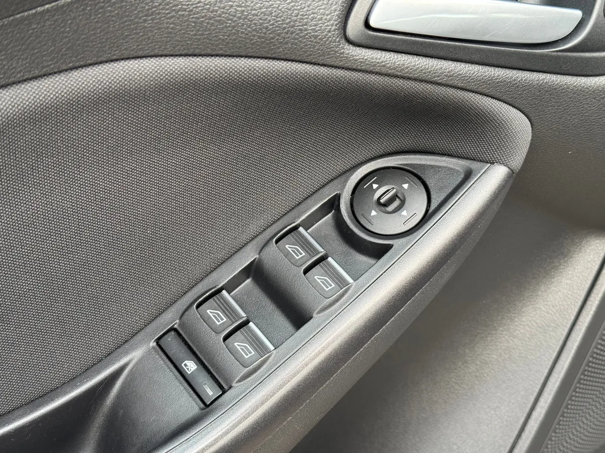 Ford Focus 1.6 Ti-VCT MT (105 л.с.)