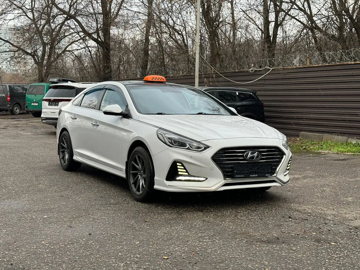 картинка Hyundai Sonata 2.0 AT (150 л.с.) от carsrent-spb.ru