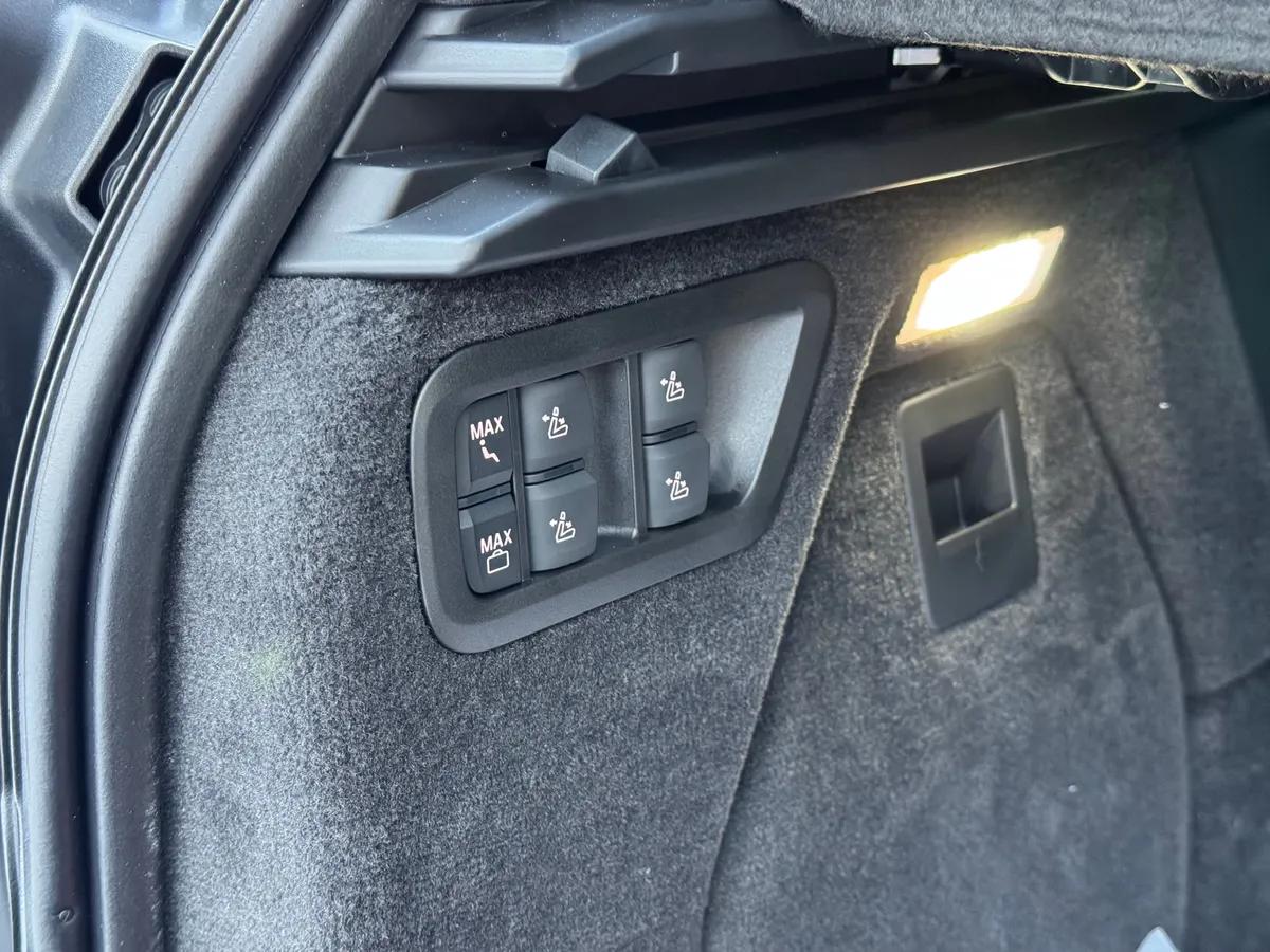 BMW X7 4.4 AT 4WD (530 л.с.)