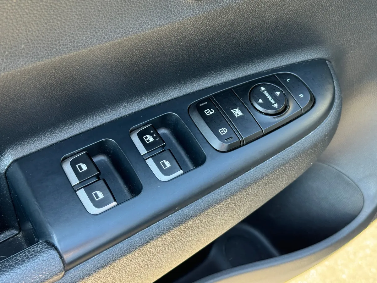 Kia Rio 1.4 AT (100 л.с.)