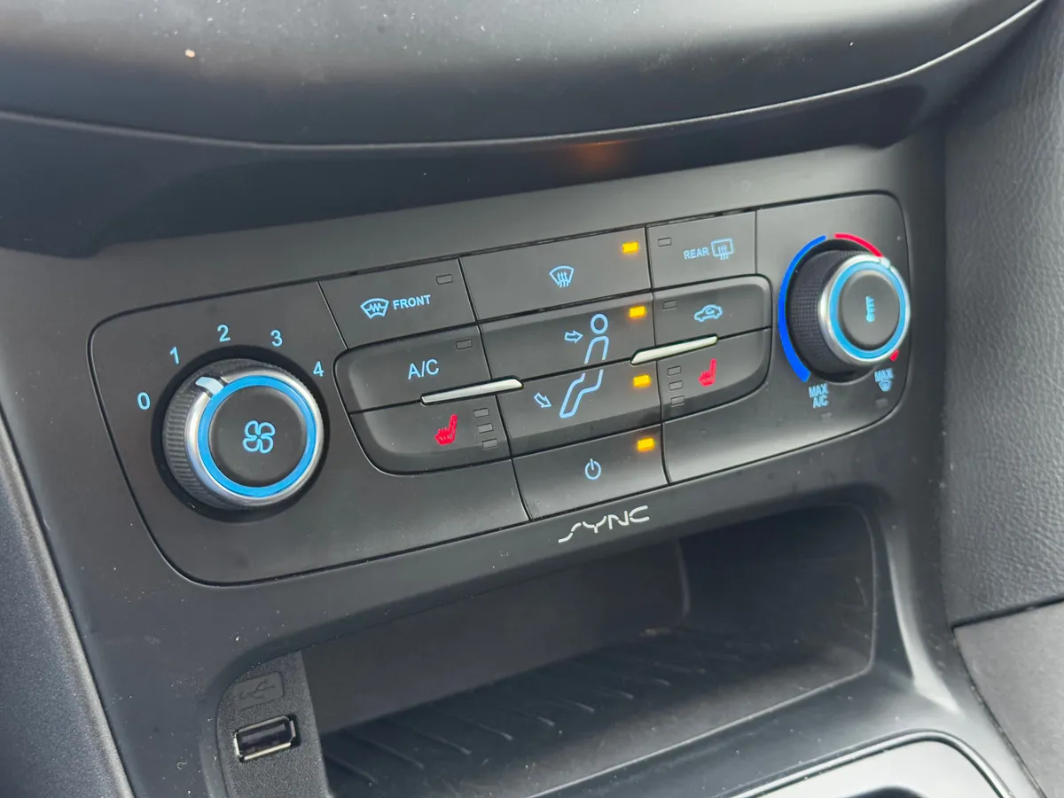 Ford Focus 1.6 Ti-VCT PowerShift (105 л.с.)