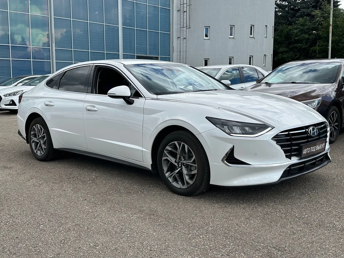 картинка Hyundai Sonata 2.5 (180 л.с.) бензин, АКПП, передний привод от carsrent-spb.ru