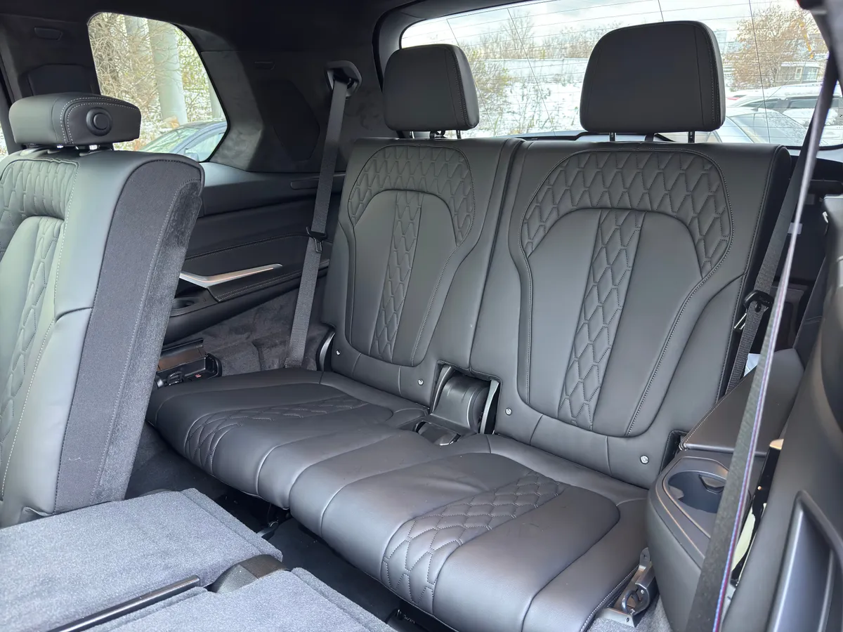 BMW X7 4.4 AT 4WD (530 л.с.)