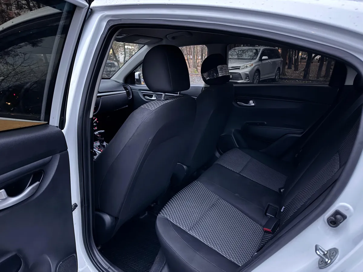 Kia Rio 1.6 AT (123 л.с.)