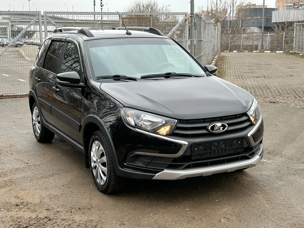 картинка ВАЗ (Lada) Granta 1.6 MT (87 л.с.) от carsrent-spb.ru