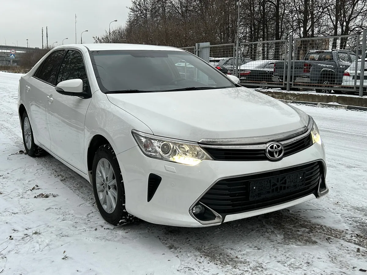 картинка Toyota Camry 2.5 AT (181 л.с.) от carsrent-spb.ru